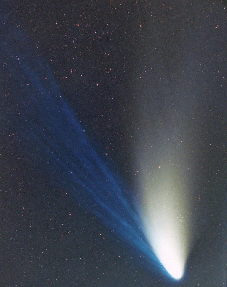 COMET C/1995 O1