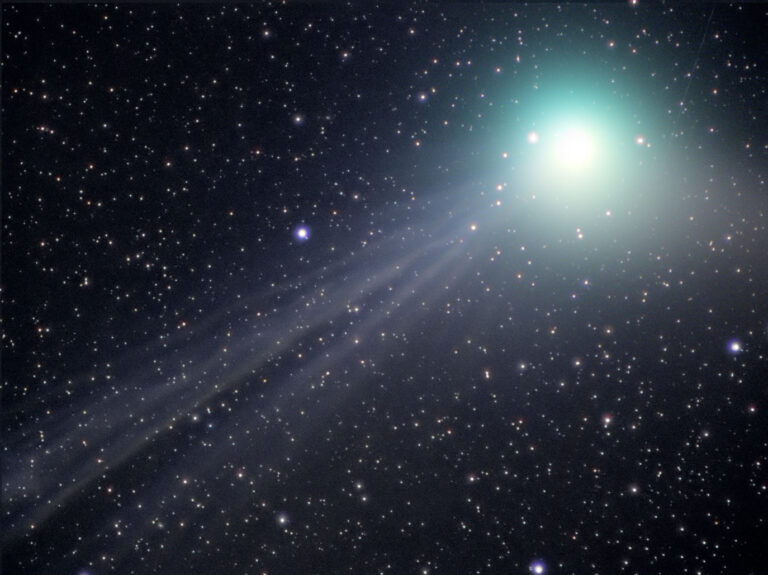 COMET C/2004 Q2