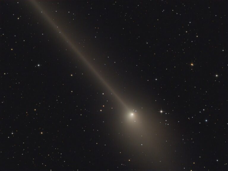 COMET C/2011 L4