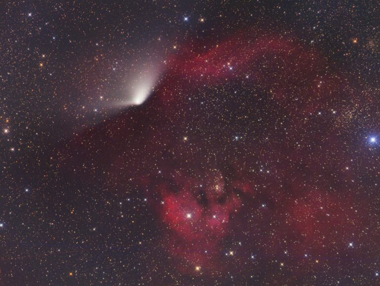 COMET C/2011 L4