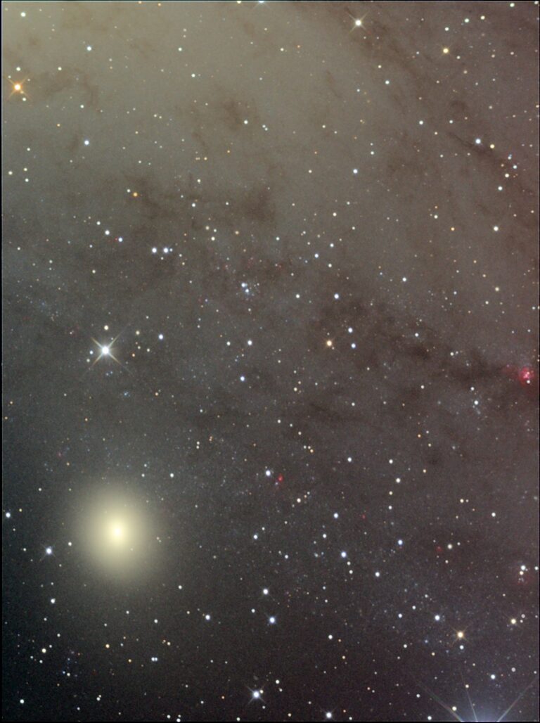 M 32