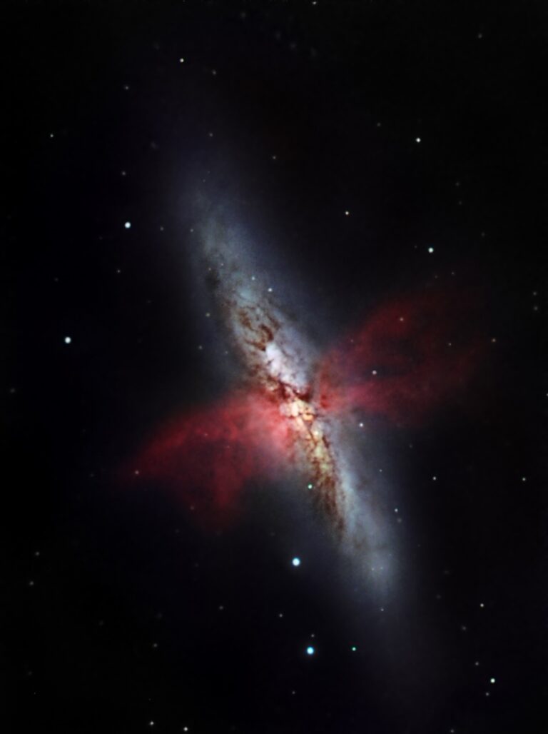 M 82