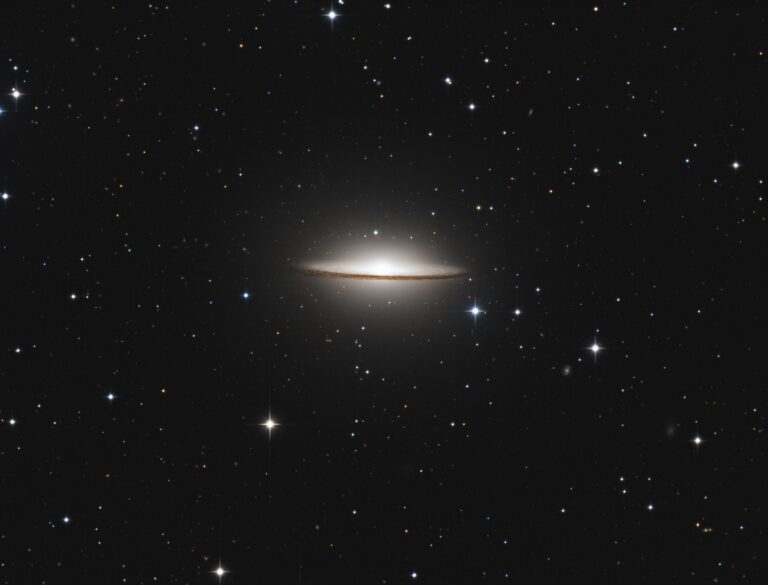 M 104
