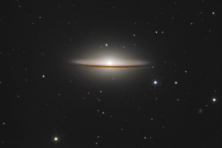 M 104
