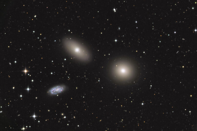 M 105