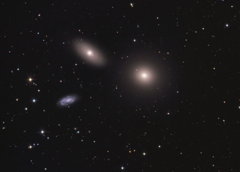 M 105