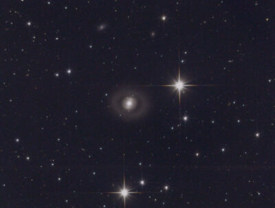 Mehr über den Artikel erfahren NGC 2859