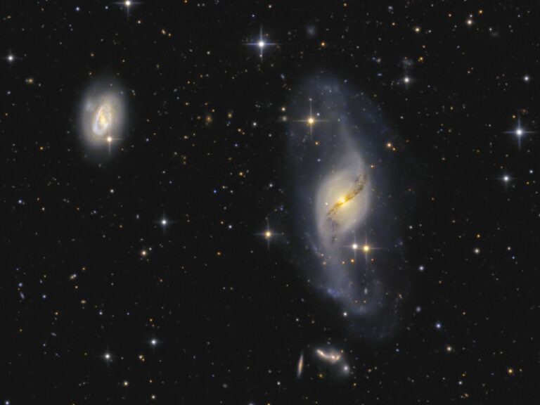 NGC 3718