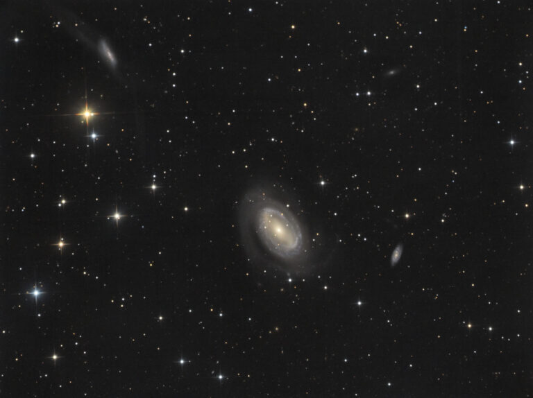 NGC 4725