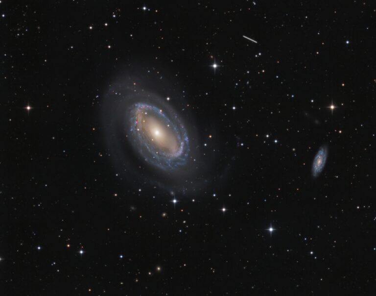 NGC 4725