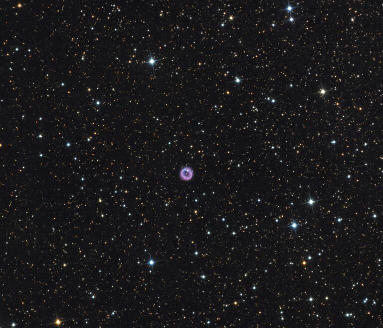 NGC 6894