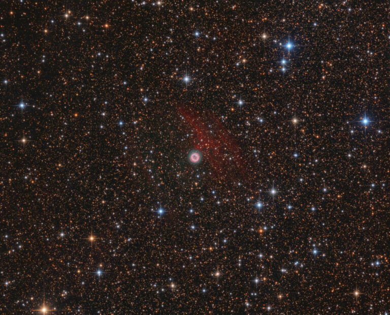 NGC 6894
