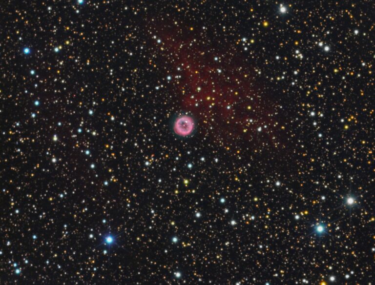 NGC 6894