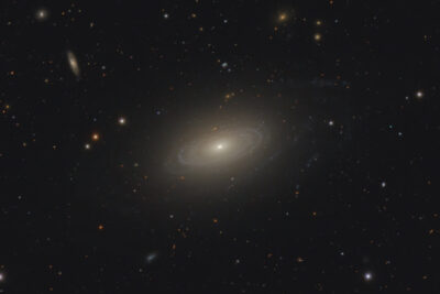 Mehr über den Artikel erfahren NGC 3898