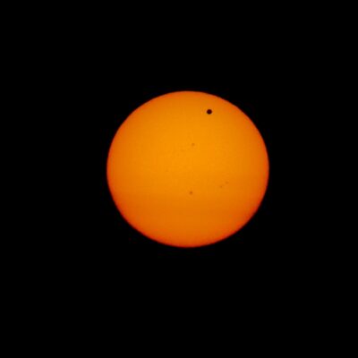 Mehr über den Artikel erfahren Venustransit am 6. Juni 2012 – Sonnenscheibe mit Venus und Sonnenflecken